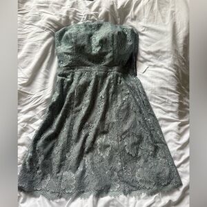 Weddington Way NWT lace formal bridesmaid strapless stone gray dress. Size 8.